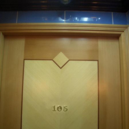 Oriental Pearl Budget Hotel ฮ่องกง ภายนอก รูปภาพ